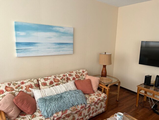 Building Photo - 2500 Kalakaua Ave., #305