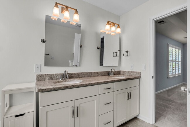Building Photo - 4 Bed 3 Bath on Tepal - NEW