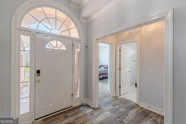 Building Photo - 203 Prestwick Way N