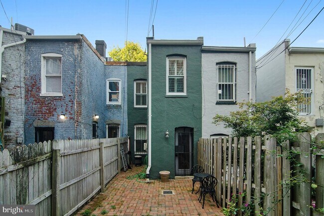 Building Photo - 2321 17th St NW