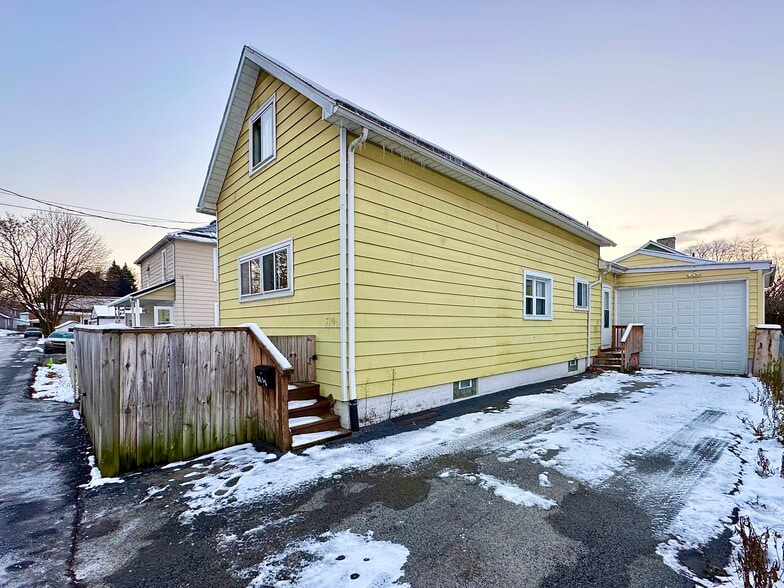 Building Photo - 715 Rear Mabel St