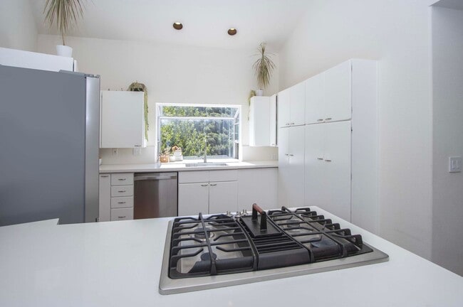 Building Photo - 483 Green Glen Way