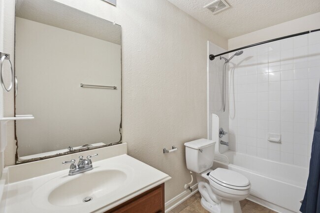 Building Photo - 3023 Legends York Dr