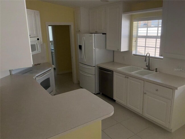 Building Photo - 8004 Camminare Dr