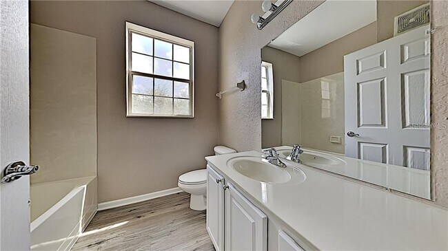 Building Photo - 2484 San Tecla St