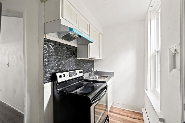 Building Photo - 5120 Folsom St