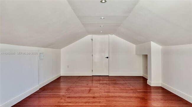 Building Photo - 1721 Fletcher St