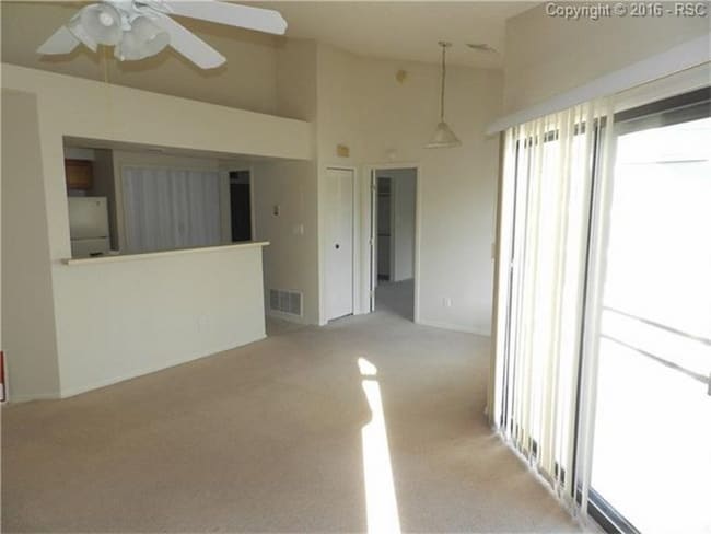 Building Photo - 3700 Iguana Dr
