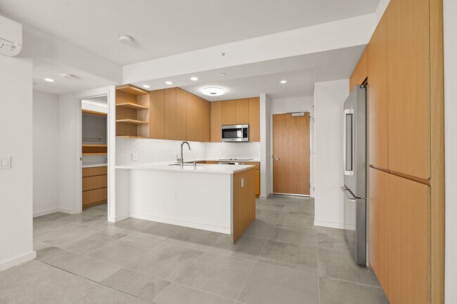 Building Photo - Sky Ala Moana West #2204 — 1BR/1BA/1PK — $...