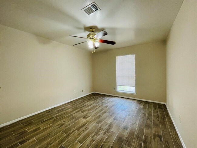 Building Photo - 12713 Lima Dr