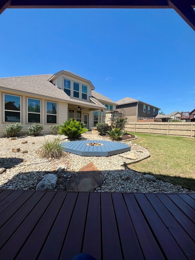 Building Photo - Fabulous 5 Bedroom/4 Full Bath Home w/ Study, GameRoom & Backyard Oasis!