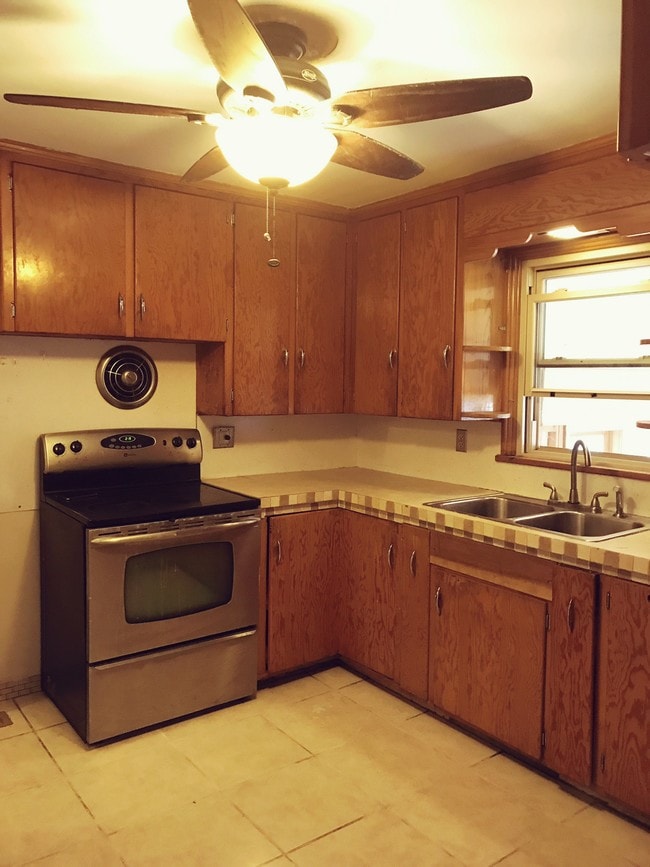 Building Photo - 1525 Cleveland Ave