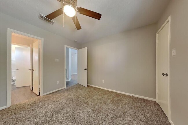 Building Photo - 12258 Cardston Ct