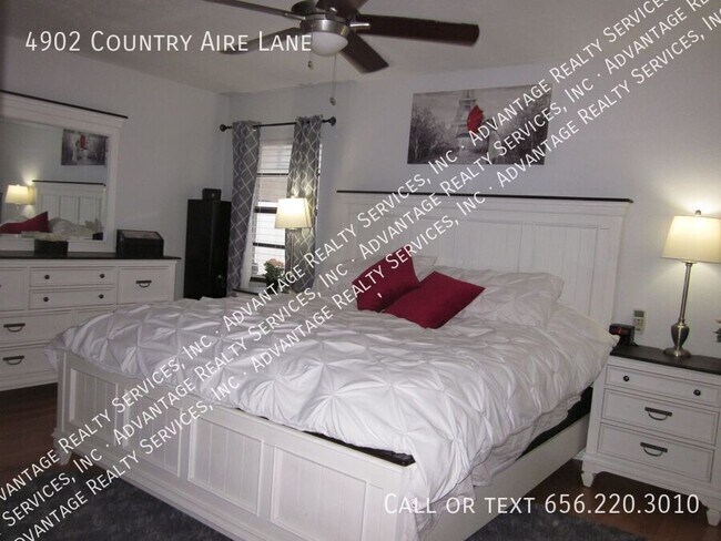 Building Photo - 4902 Country Aire Ln