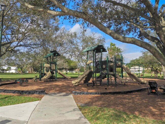 Building Photo - 11196 Longboat Dr