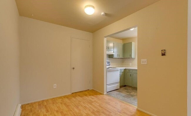 Building Photo - AVAILABLE NOW! 2 Bedroom Apartment Magnolia w/ Fireplace & Parking!