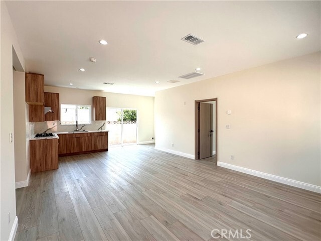 Building Photo - 8511 Hyacinth St
