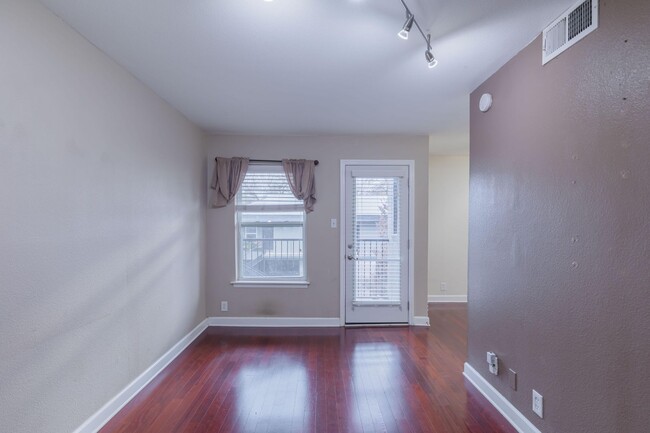 Primary Photo - Beautiful 1 BR / 1 BA Home for Rent