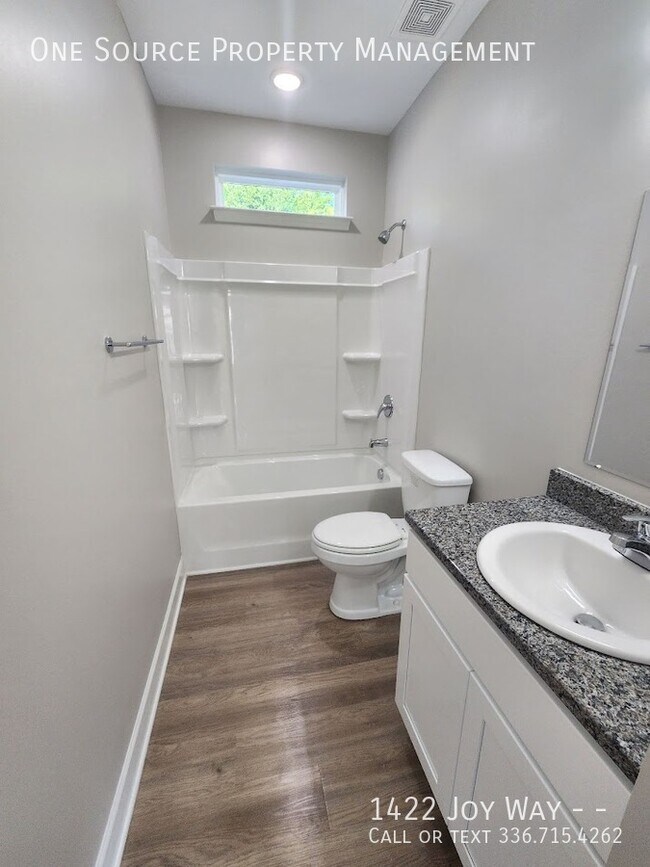 Building Photo - 1422 Joy Wy