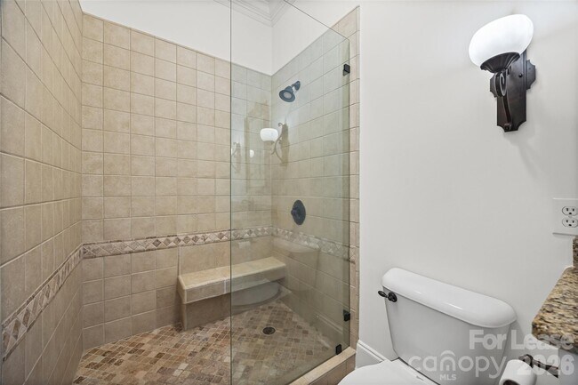 Building Photo - 2938 Selwyn Ave