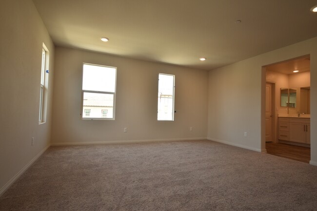 Building Photo - 656 Martina St