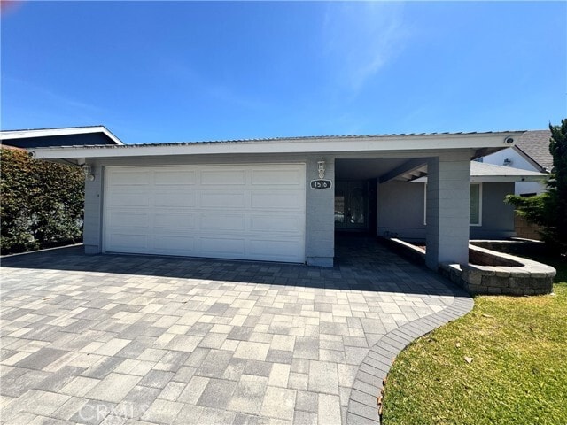 Building Photo - 1516 E Cyrene Dr