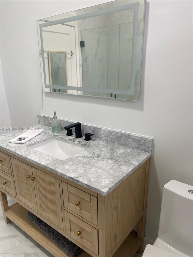 Building Photo - 27 NE 49th St