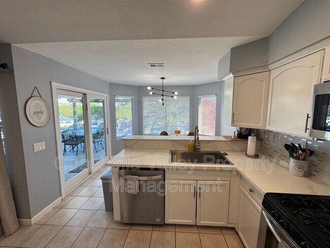 Building Photo - 44060 Dalea Ct