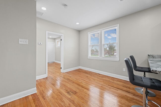 Building Photo - 13496 Hazelridge St
