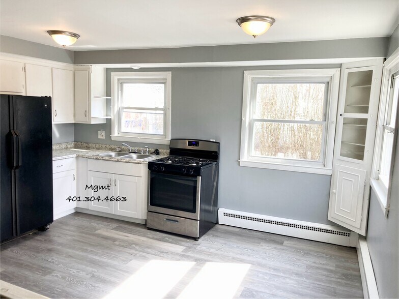 Eat-In-Kitchen - 136 Bradford St