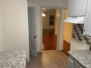Building Photo - 907 N Lantana Dr