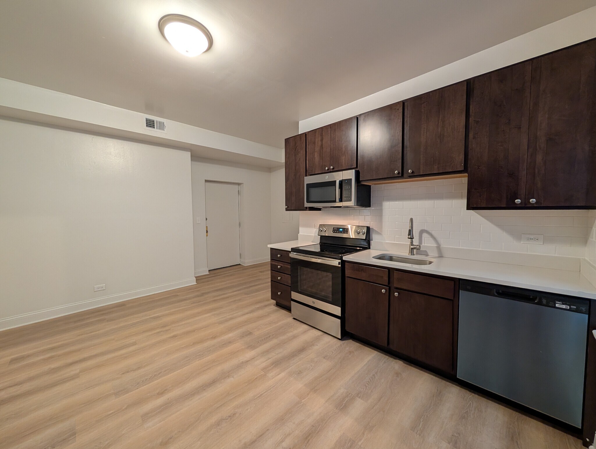 Building Photo - 2323 N Kedzie Blvd