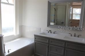 Building Photo - 15009 Lake Azure Dr