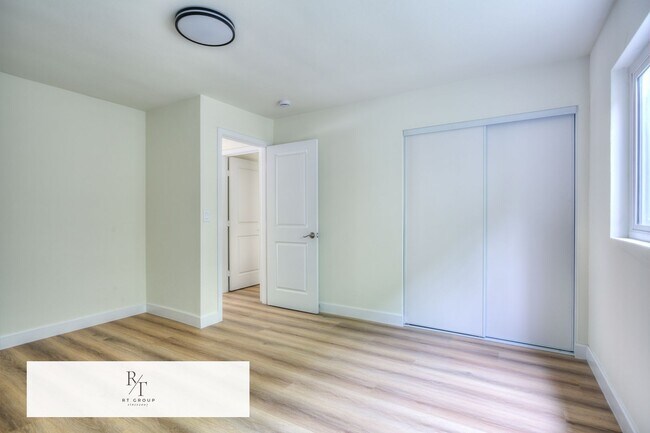 Building Photo - Fully Upgraded Spacious 2-Bedroom Unit in Prime Arcadia Location