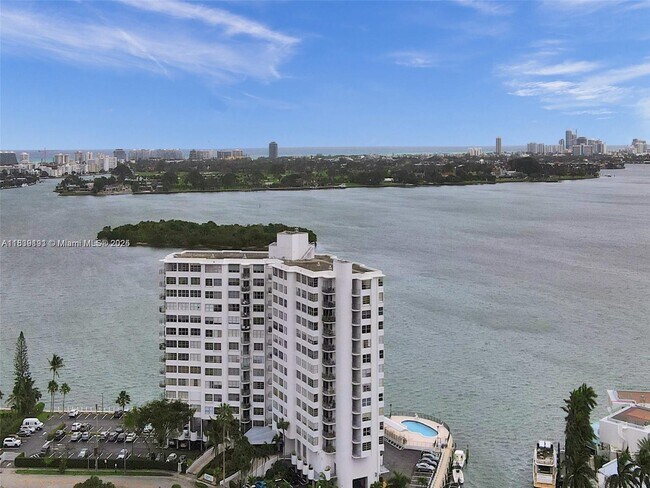 Building Photo - 11930 N Bayshore Dr