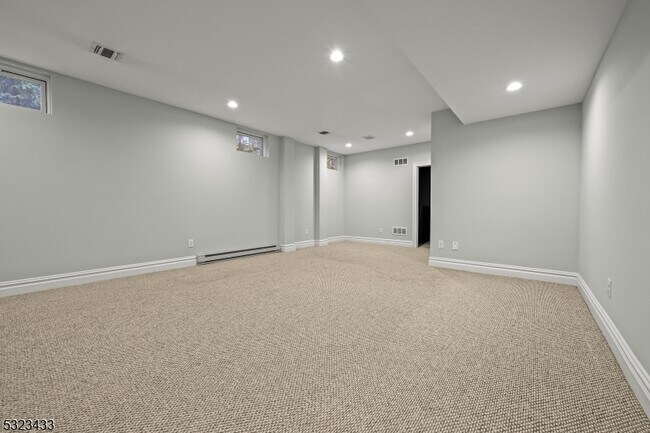 Building Photo - 64 Kent Pl Blvd