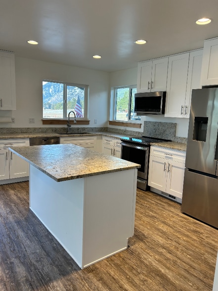 Building Photo - 240 Cayuse Ln