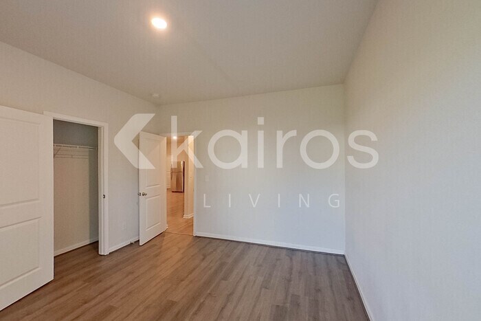 Building Photo - 3494 Bridgewood Dr