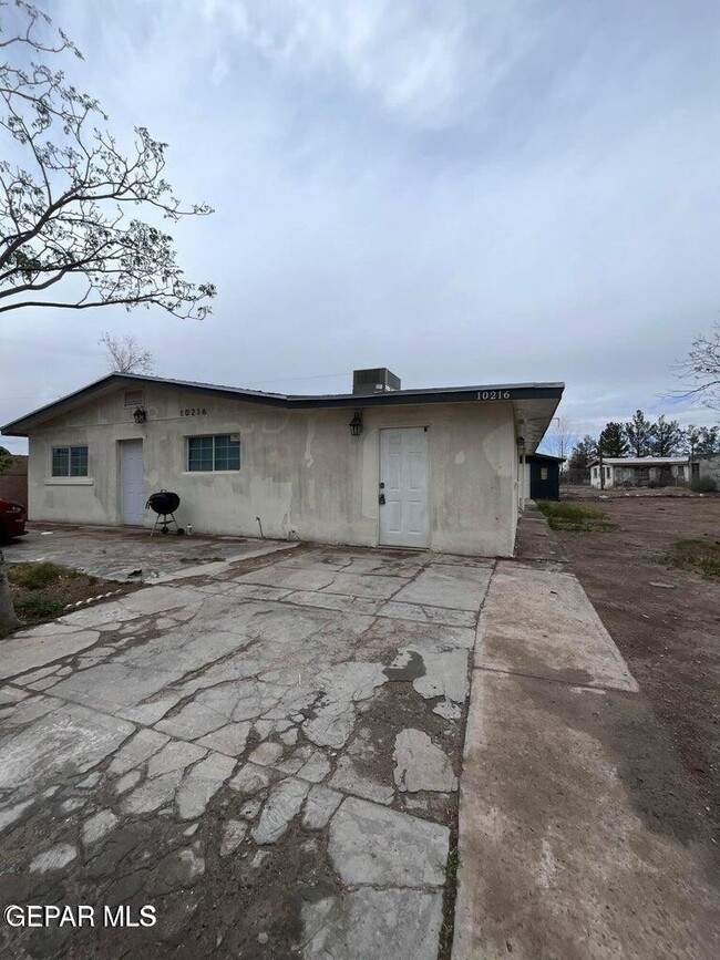 Primary Photo - 10216 Celedon Cir