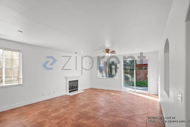 Building Photo - 207 Barcelona Dr