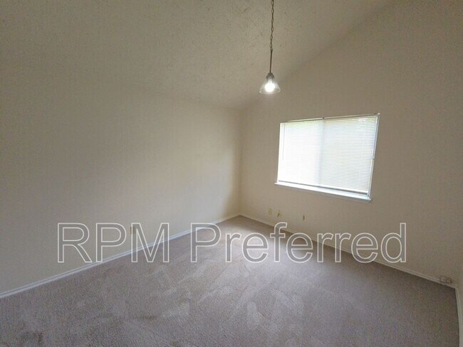 Building Photo - 3930 Mohlerbruk Dr