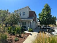 Building Photo - 3 bedroom | 3.5 bathroom | Davis Single Fa...