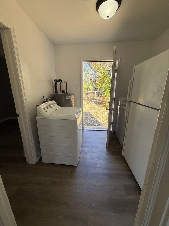 Building Photo - 4 Bedroom 2 Bath House in Richmond