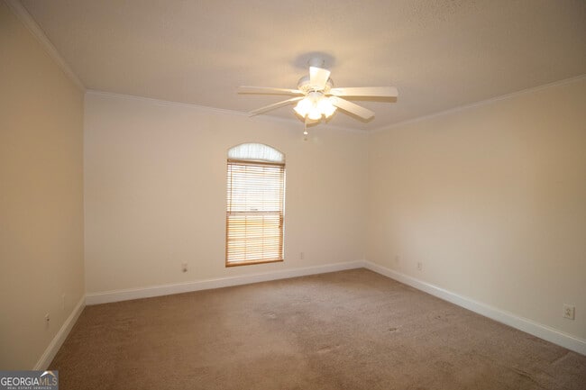 Building Photo - 2309 Oak Ridge Ln