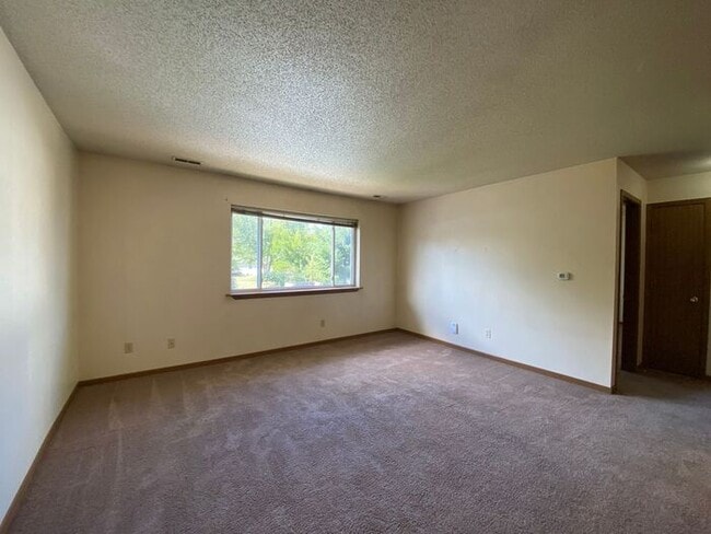 Building Photo - $995 | 2 Bedroom, 1 Bathroom Apartment | Pet Friendly* | Available for August 1st, 2026 Move In!