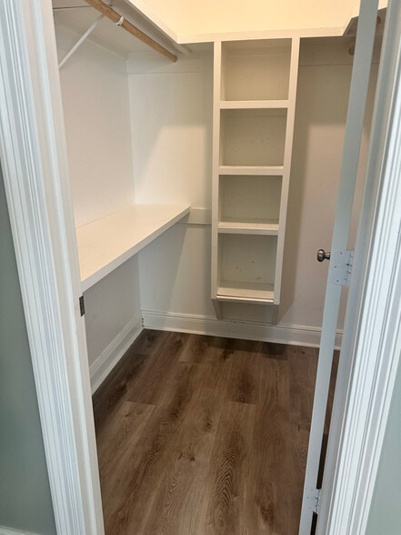 Building Photo - 207 Chimney Rock Blvd