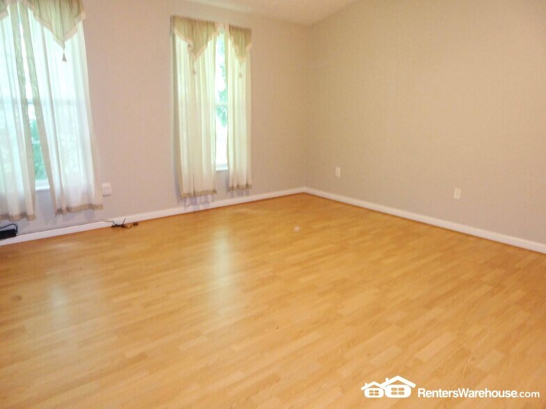 Building Photo - 7906 Valley Manor Rd