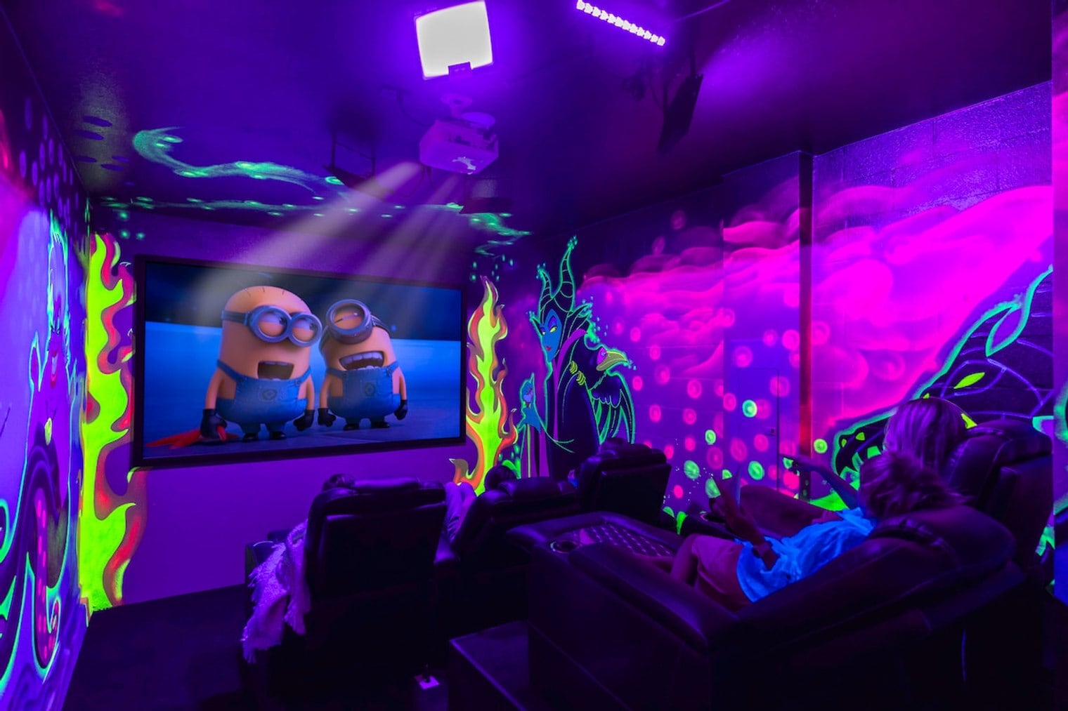 Building Photo - 4736 Sleepy Hollow Dr