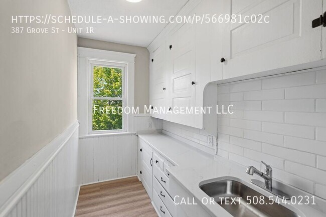 Building Photo - 387 Grove St