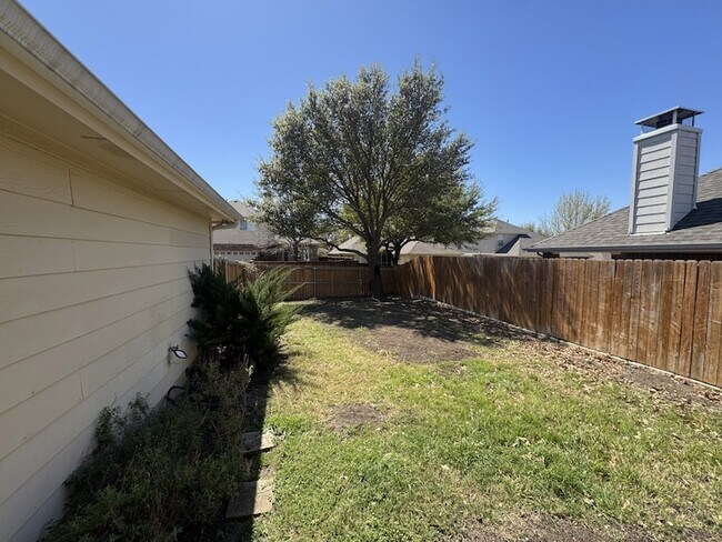 Building Photo - 7809 Loma Alta Trail